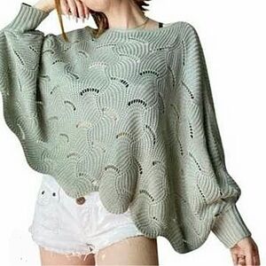 Moon and Maddison Scalloped Knit Sage Green Batwing Boho Hippy Top XS Oversized